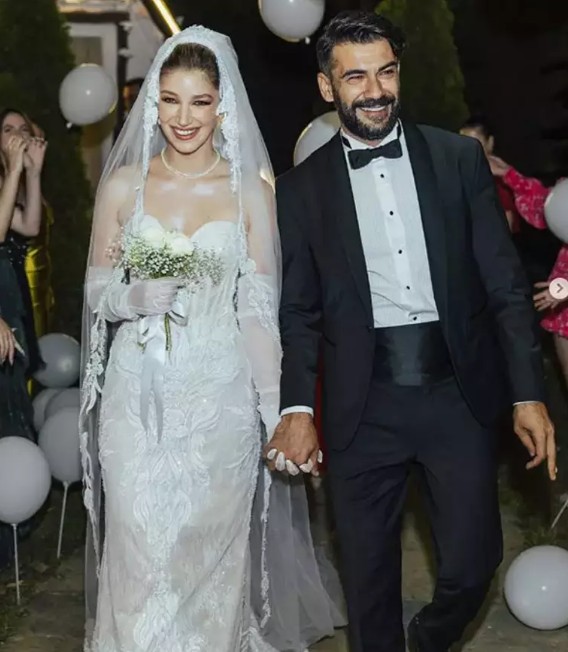 Rüzgar Aksoy ile Yasemin Sancaklı evlendi!